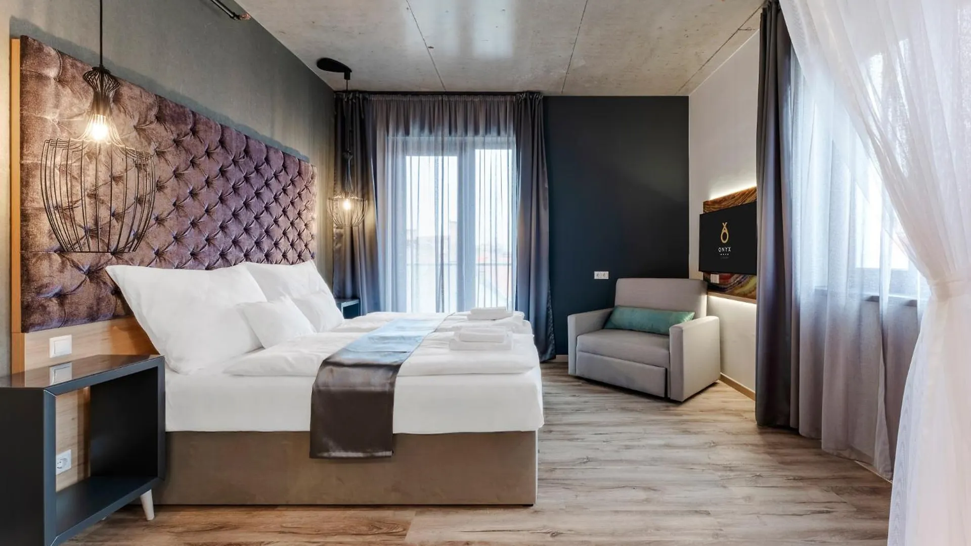 Onyx Luxury Budapest Hotel
