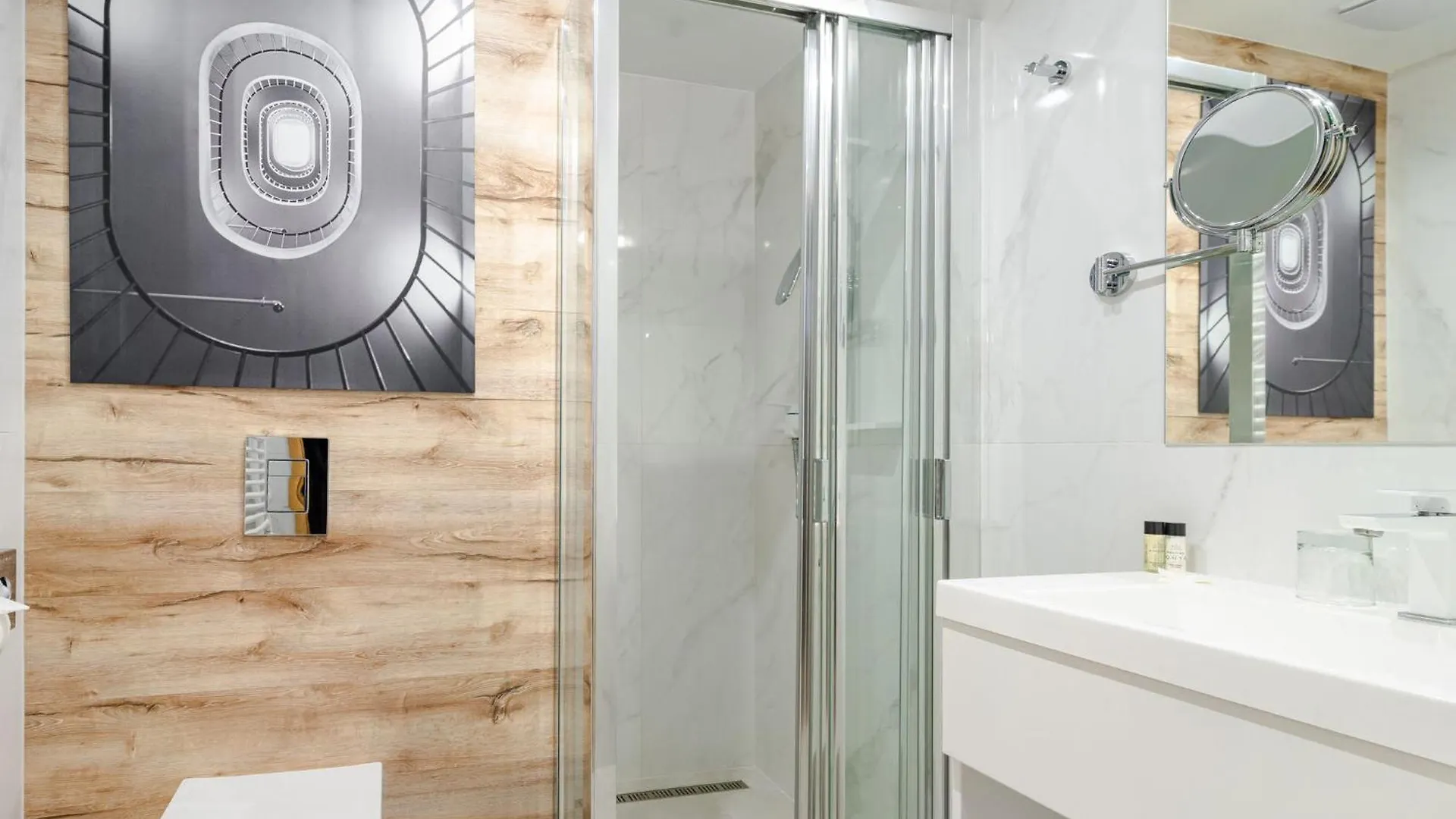 Onyx Luxury Budapesta 4*,  Ungaria