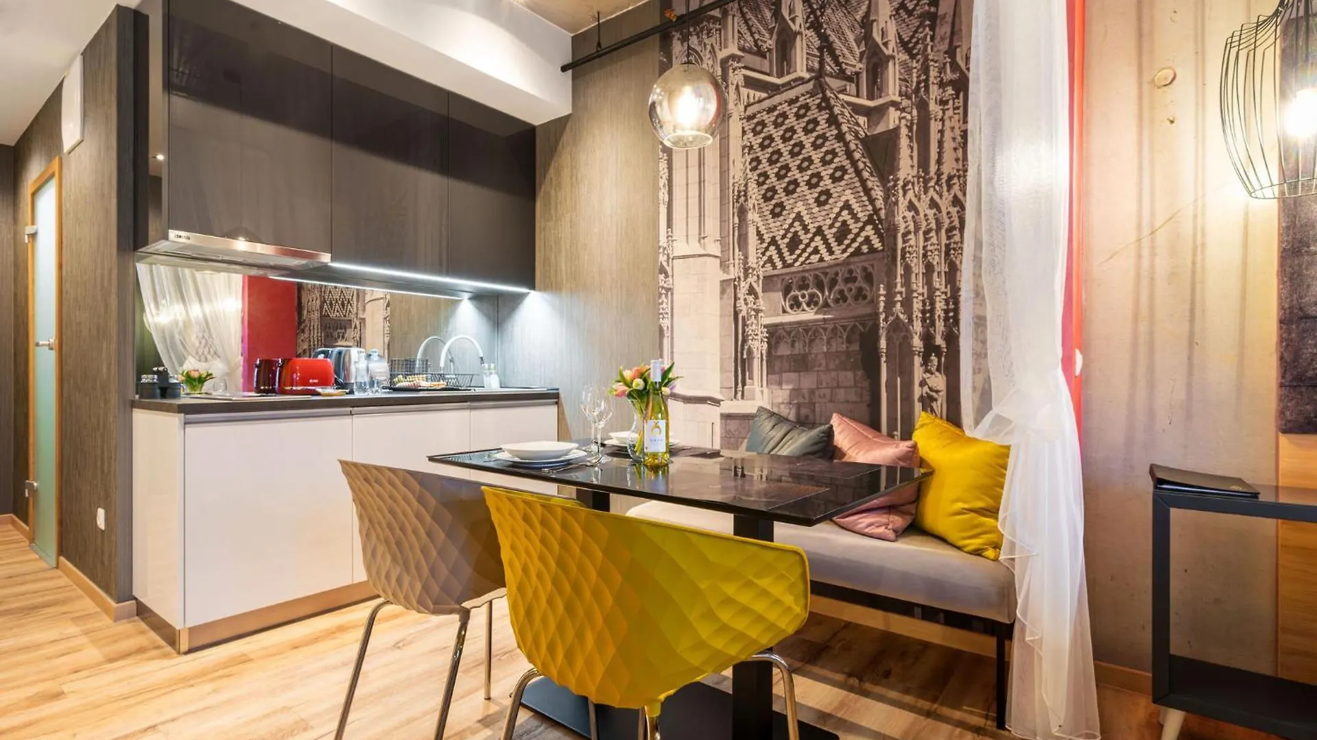 Onyx Luxury Budapest 4*,
