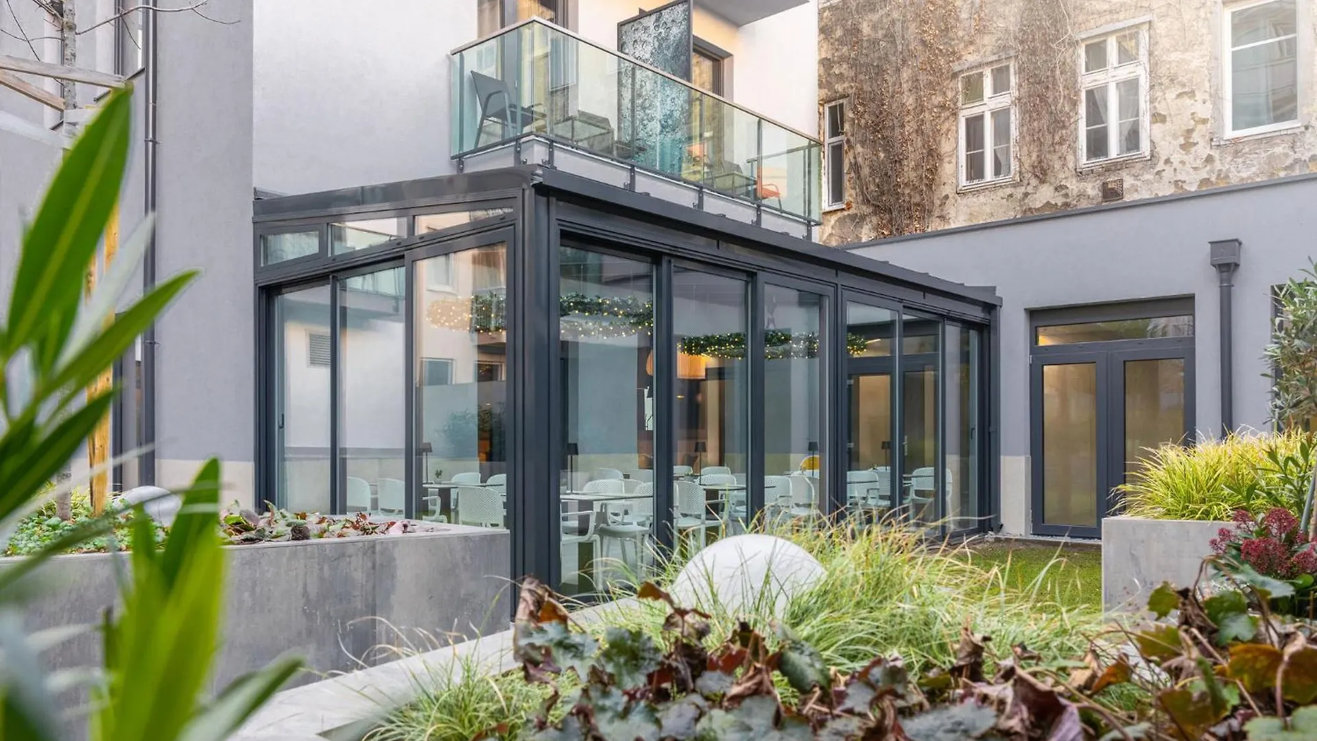 Onyx Luxury Budapest Hotel