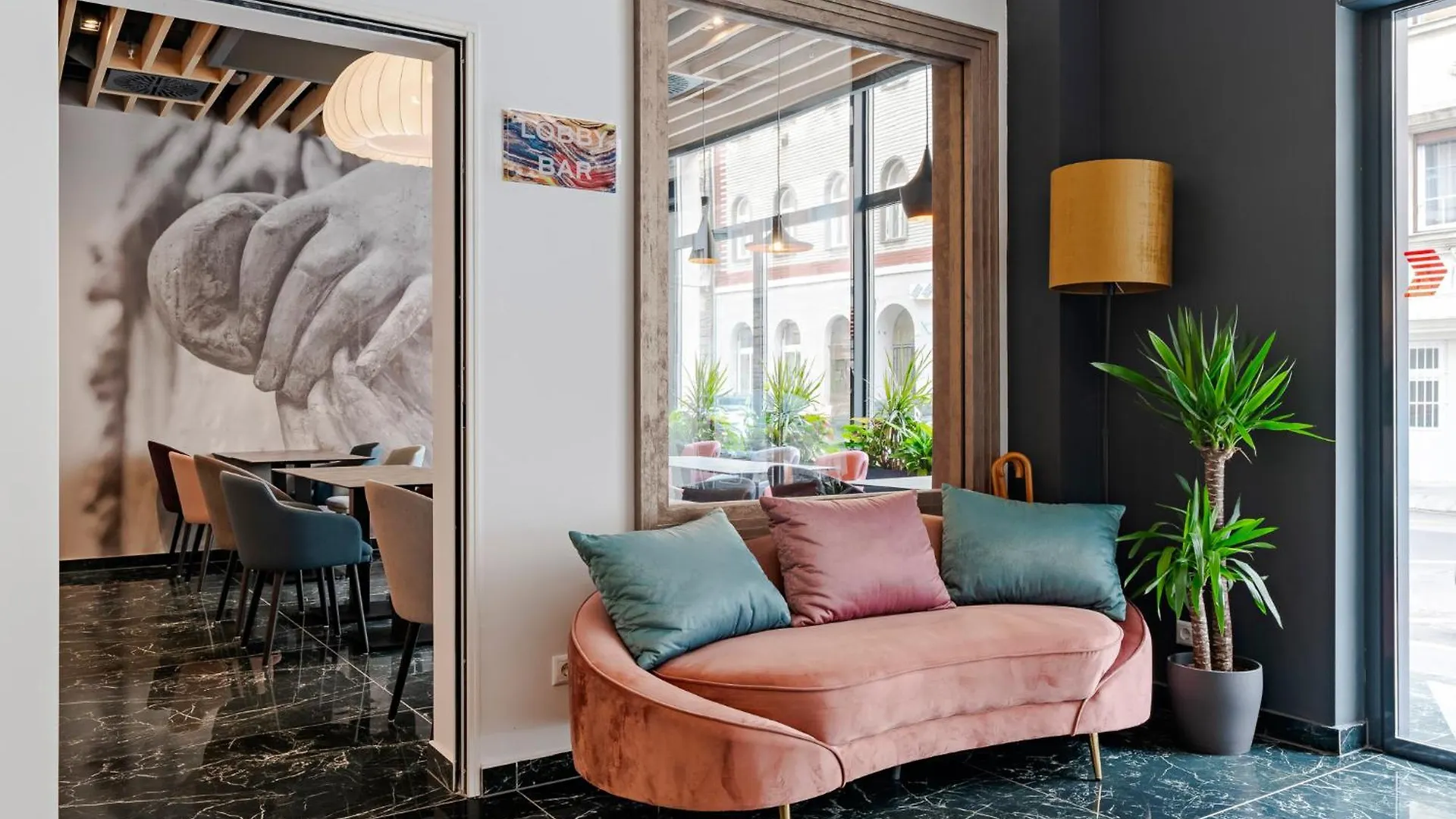 Onyx Luxury Budapest Hotel